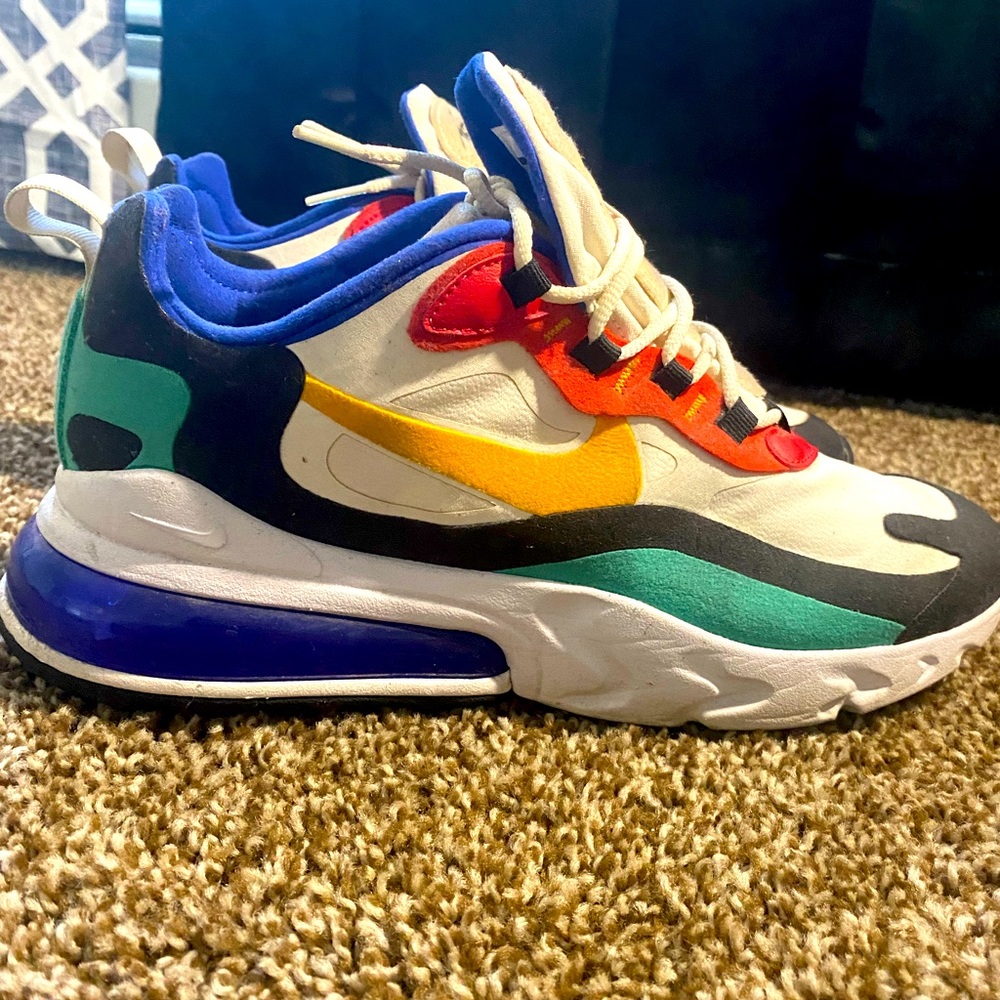 Nike AIR MAX REACT 270
